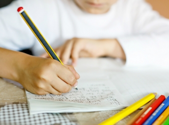Encuentra la mejor intervención educativa